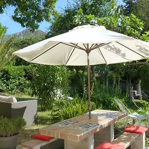 Large Private Garden, Quiet 2-bedroom Apartment, Air Conditioning, Wifi, Parking Apartment